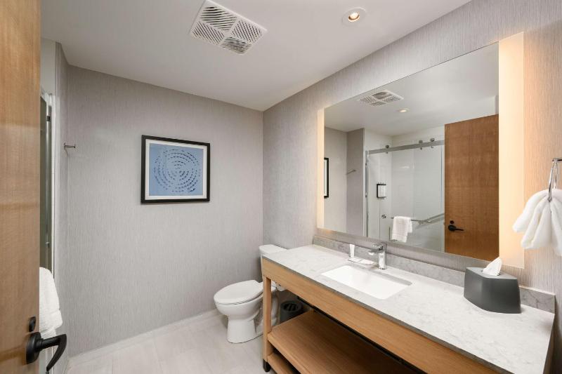 King Room with Sofa Bed - High Floor image 3