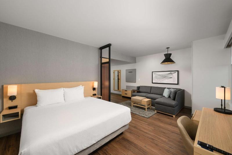 King Room image 2