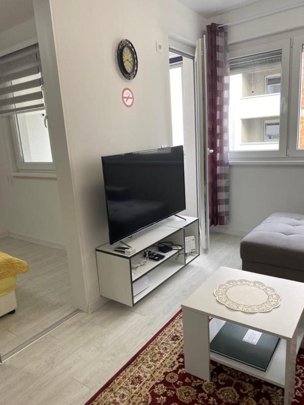 Azra Apartment - image 6
