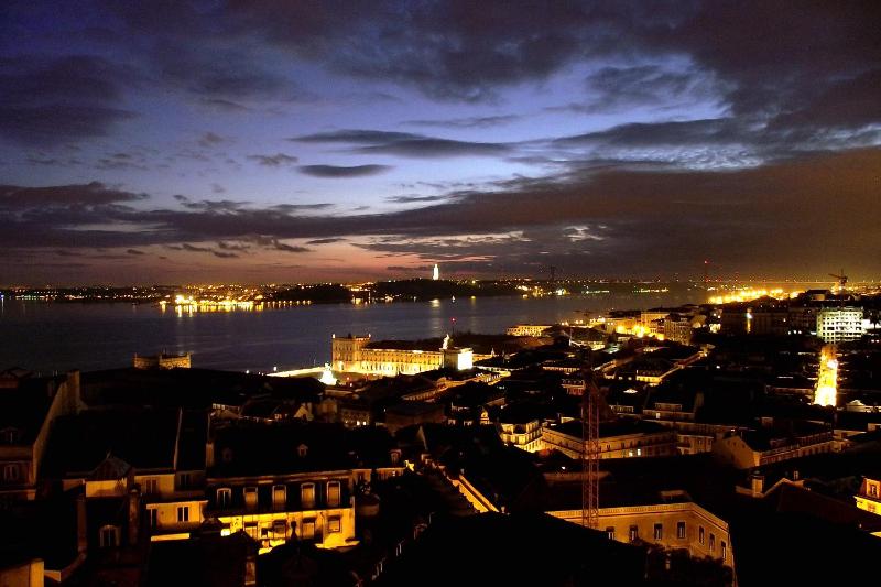 Luxury Duplex Suite with Panoramic River, City and Castle View image 3