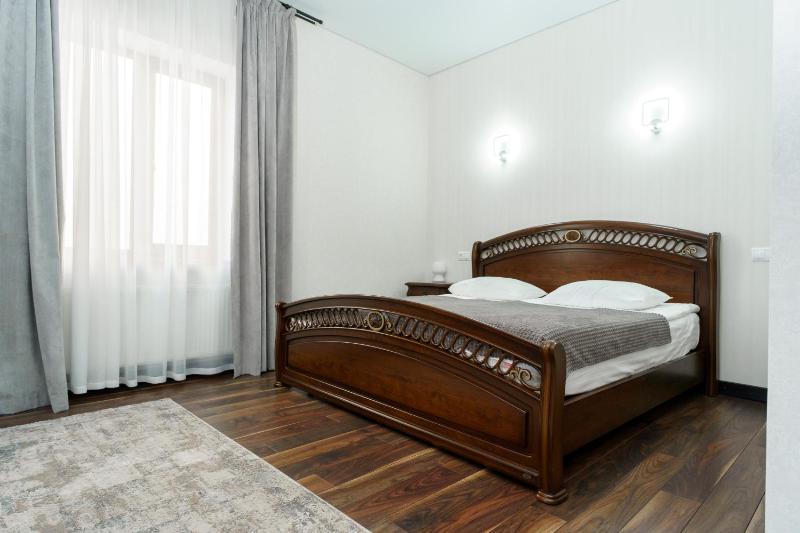 Deluxe Suite image 4