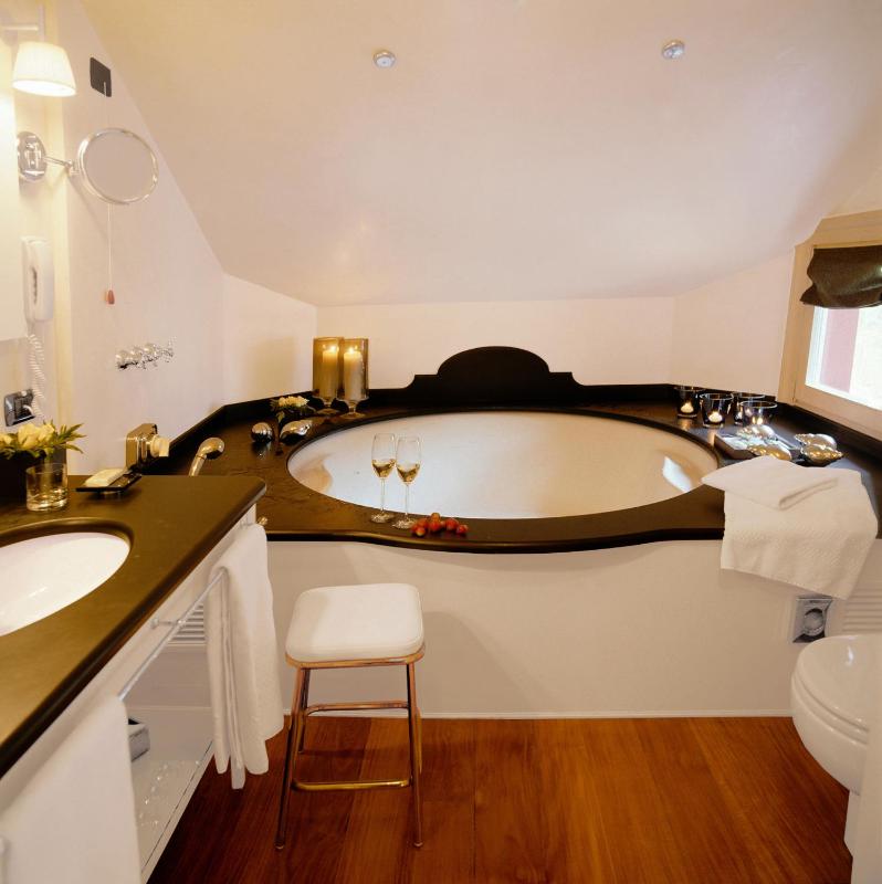 Superior Double or Twin Room image 2