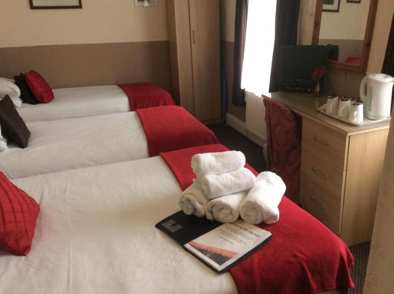 Family Room (2 Adults + 2 Children) image 2