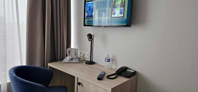 Standard Single Room image 3