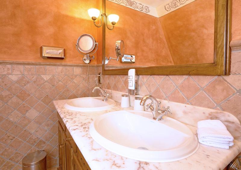 Suite image 2