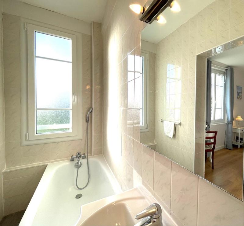Superior Triple Room image 3