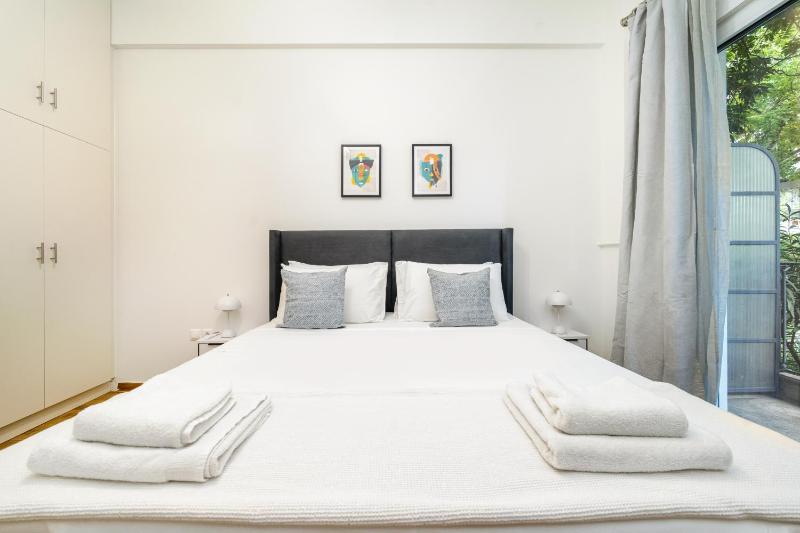 One-Bedroom Apartment image 1