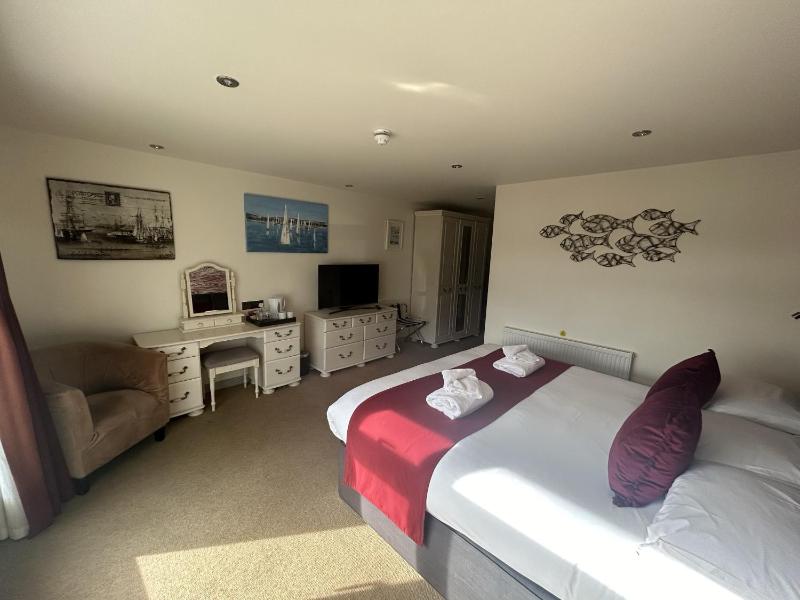 Double Room with Private Bathroom image 4
