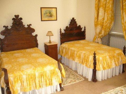 Deluxe Room image 2