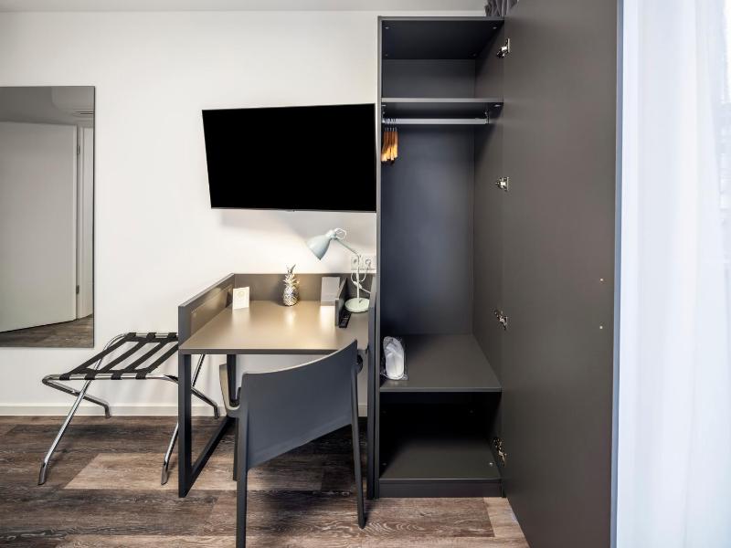 Economy Single Room image 3