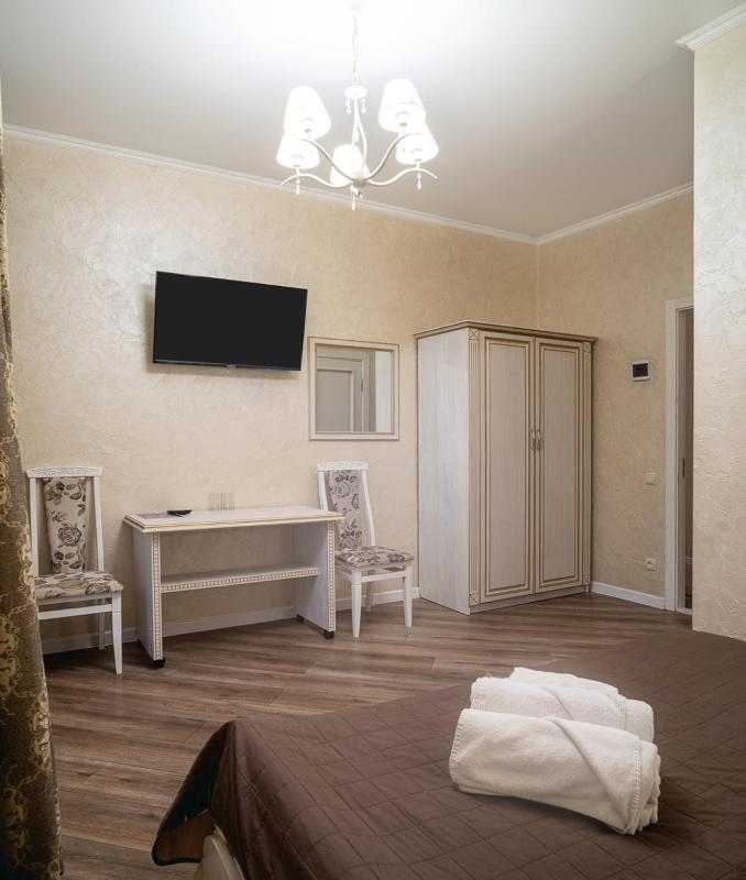 Deluxe Double Room image 3