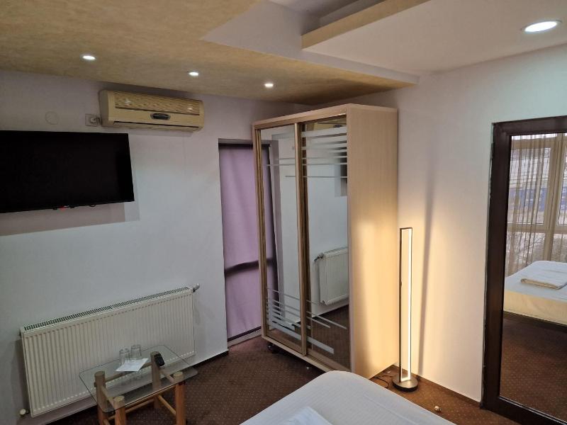 Superior Double Room image 1
