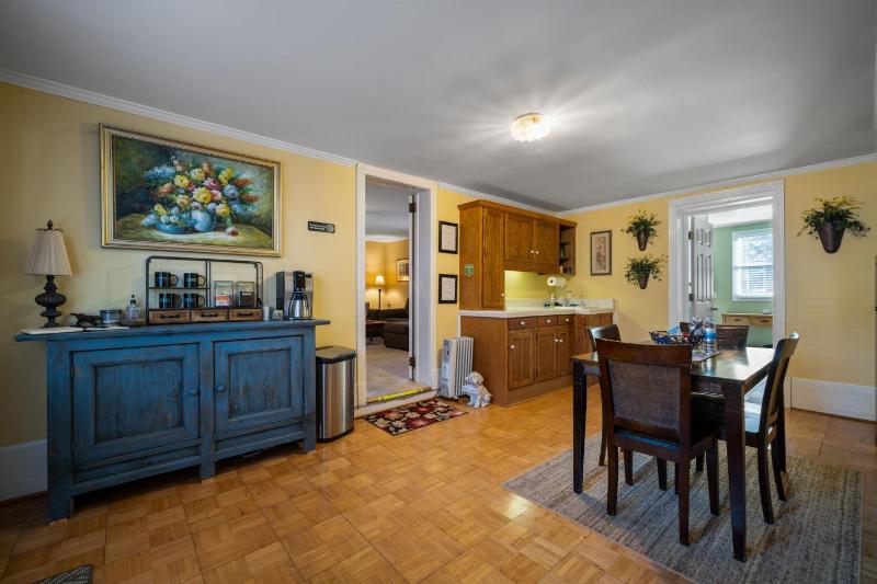 Two-Bedroom Carriage House image 4