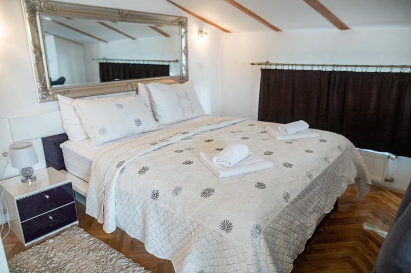 Luxury Studio with City View image 1