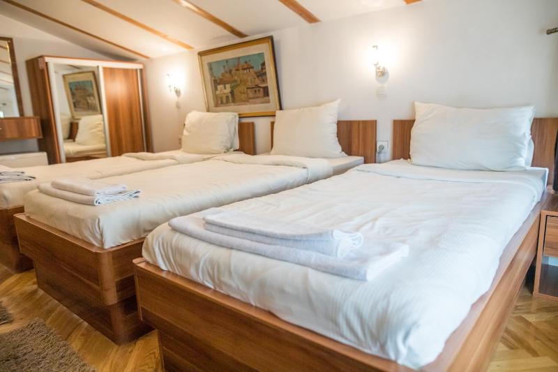 Triple Room image 3