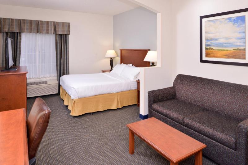 King Suite with Sofa Bed image 2