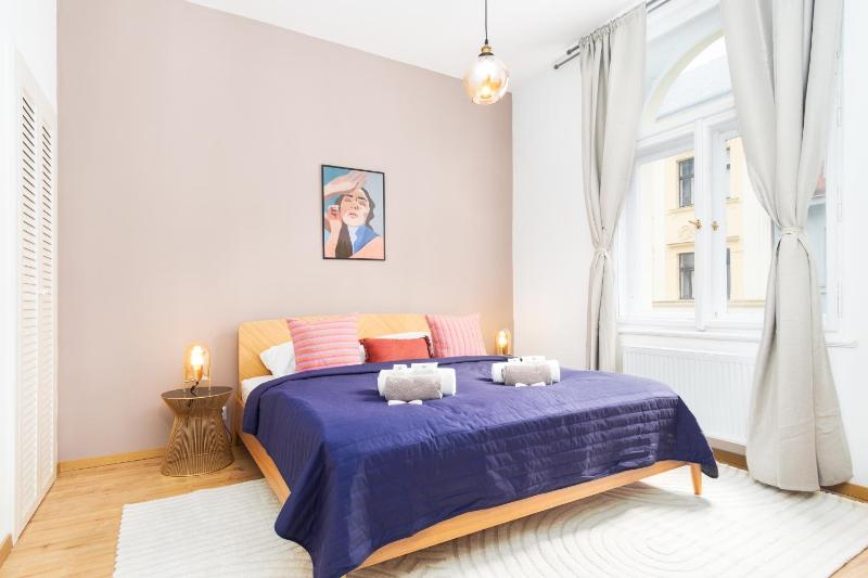 Prague Days - Eclectic Apartment in Trendy Area - image 1