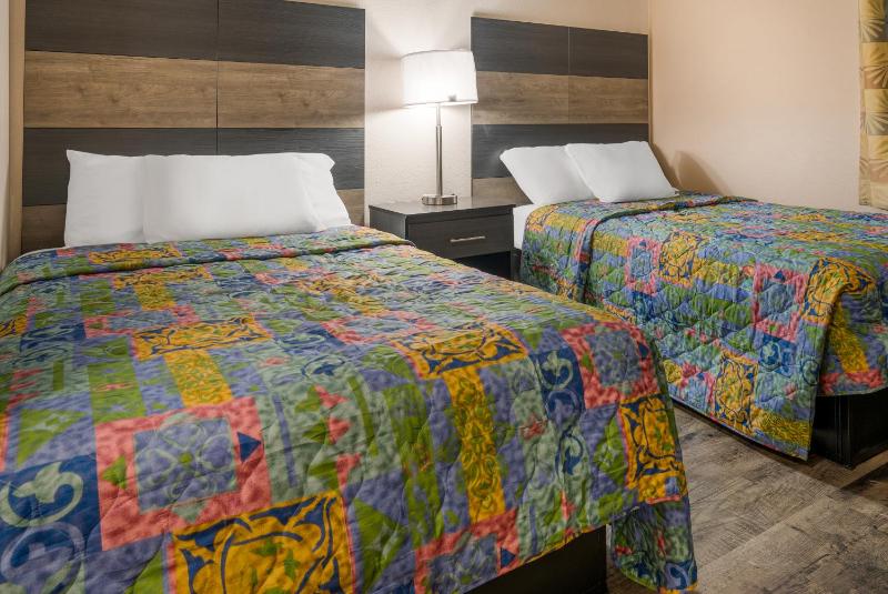 Double Room with Two Double Beds - Non-Smoking image 4