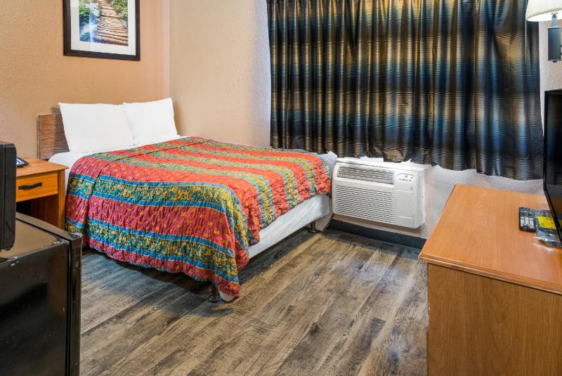 Double Room - Disability Access image 4