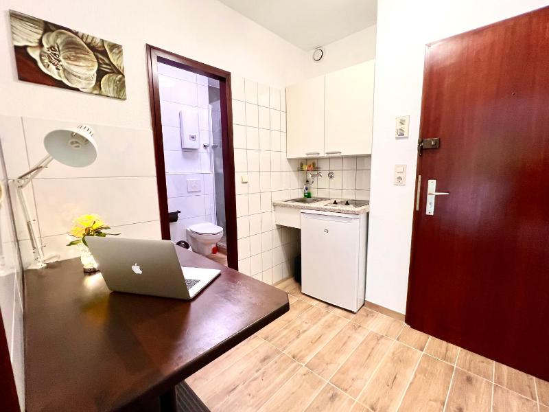 Stylish Cozy & Quiet Apartment with one and half rooms in District 1 - image 4