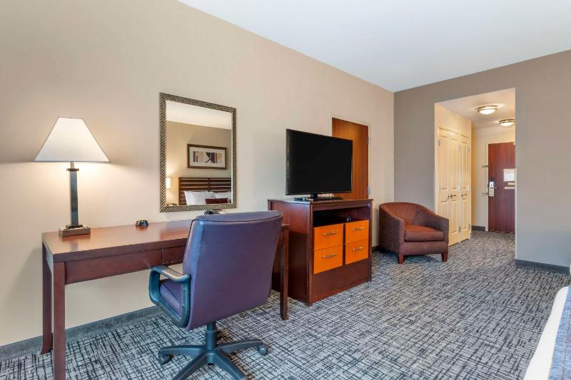 Queen Room with Two Queen Beds - Disability Access image 2