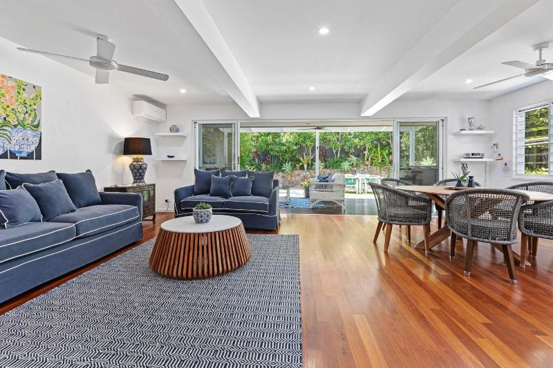 2 Ocean Whisper 16 Solway Drive - Dog Friendly Tropical Oasis - image 1