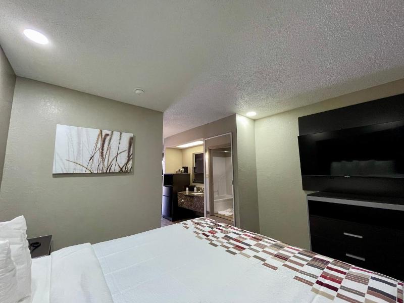 Superior King Room Non-Smoking image 3