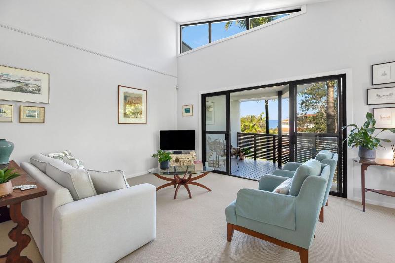 2 Horizon Terraces - Spacious Duplex Close to Village and Beach - image 1