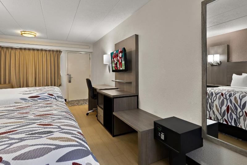 Standard Room with Two Double Beds Smoke Free image 4