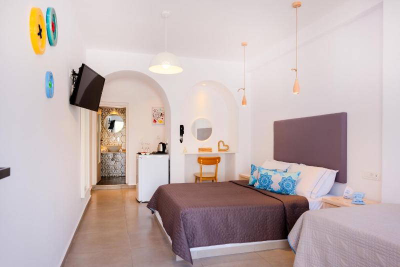 Standard Double Room image 4