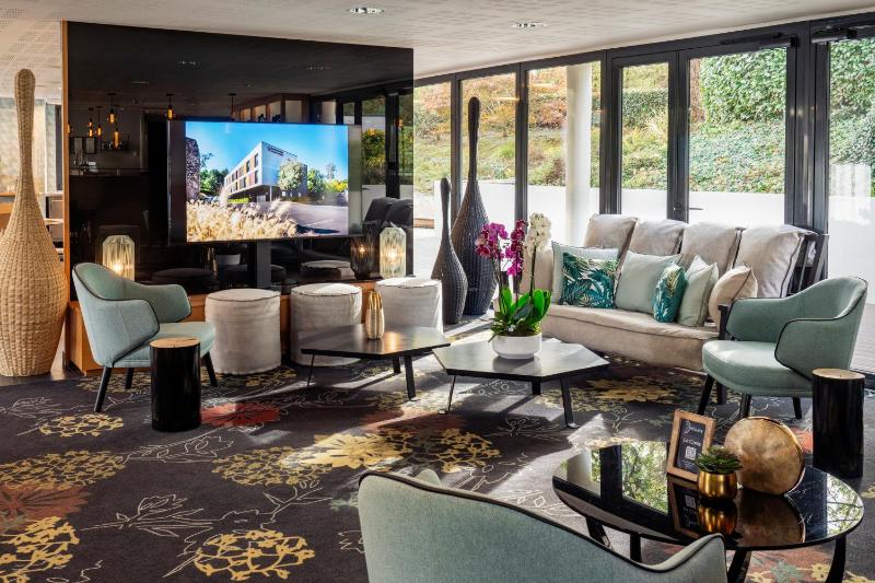 Family Room - Non-Smoking image 2