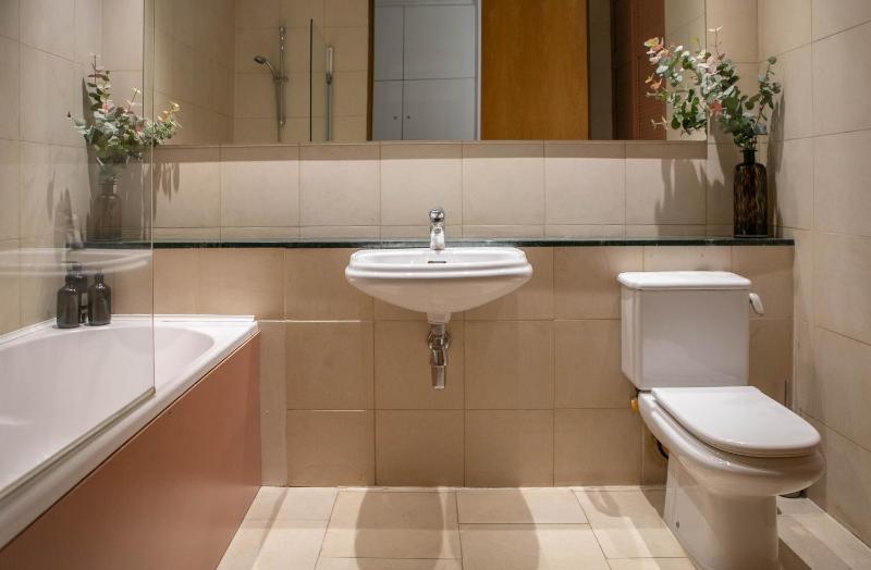 Double Room with Private External Bathroom image 4