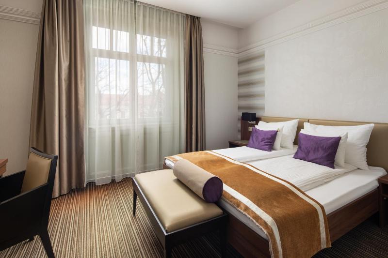 Superior Double or Twin Room image 3