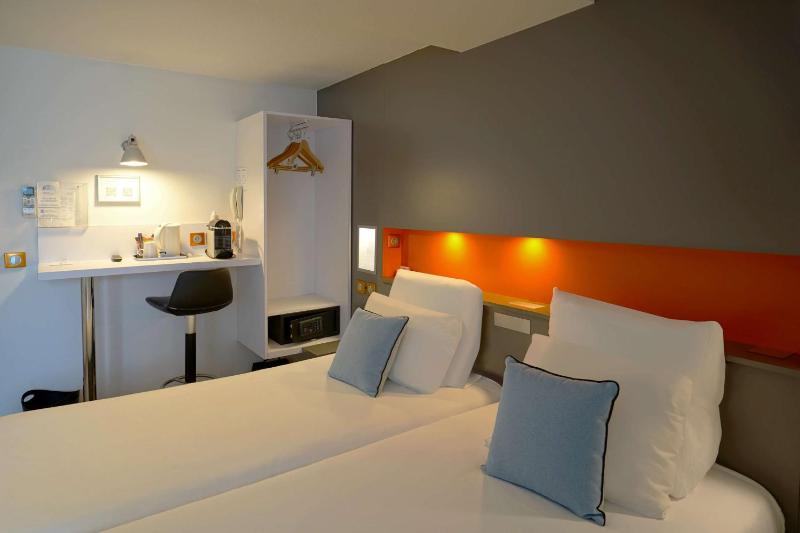 Premium Quadruple Room image 1