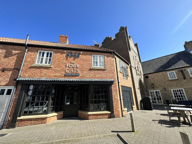 Life of Filey - Part of the The Bay Filey Holiday Village with pool gym and direct beach access pub restaurant tennis and meadows walks - image 25