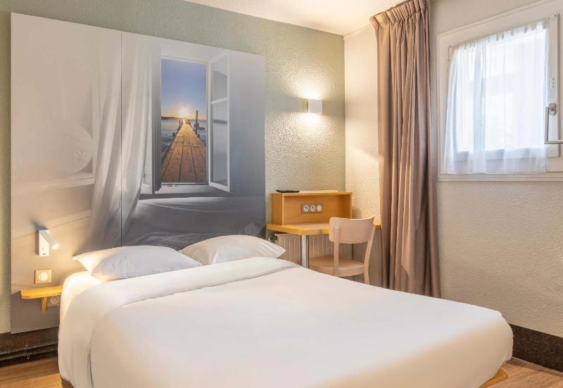 Double Room image 1