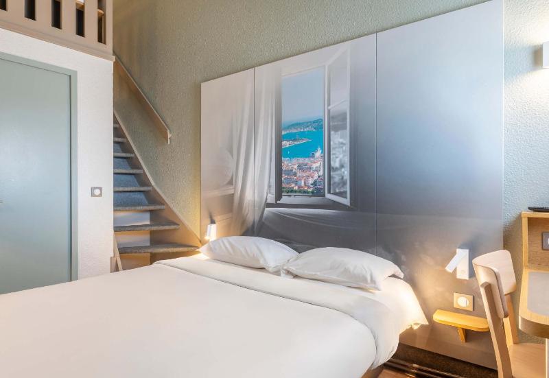 Quadruple Room image 1