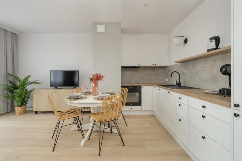 Elegant Apartment for 4 with Parking in Poznan by Noclegi Renters - image 20