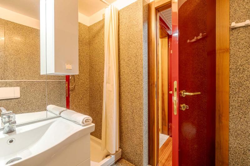 Studio Apartment image 3