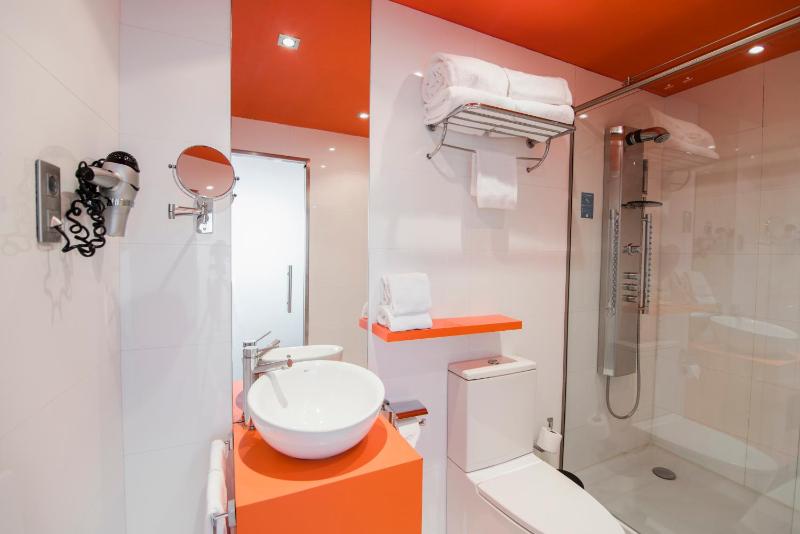 Double Room image 1