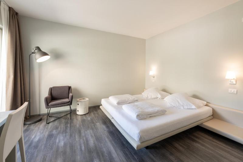 Double Room with Mountain View image 4