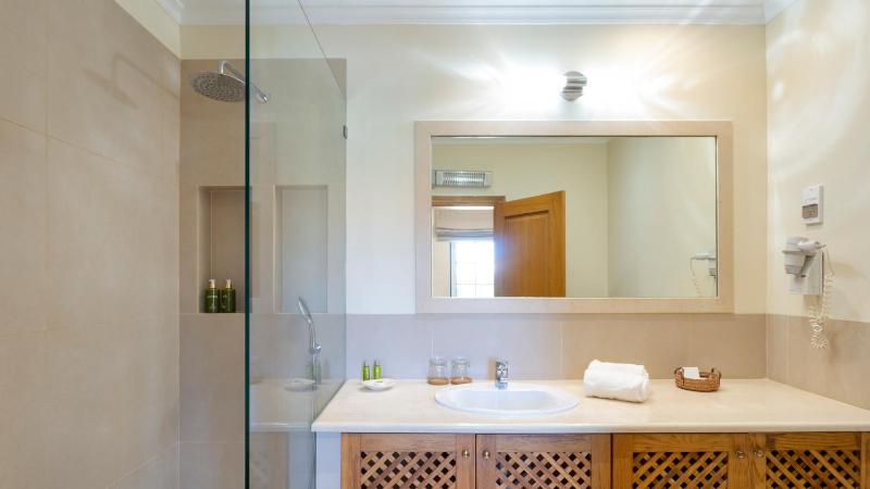 Superior Two-Bedroom Townhouse with Pool image 3