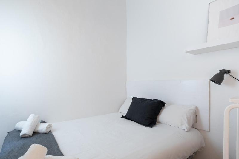 Housalia Lepant 3 bedroom apartment 300 meters de Sagrada Familia - image 9