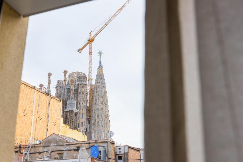 Housalia Lepant 3 bedroom apartment 300 meters de Sagrada Familia - image 2