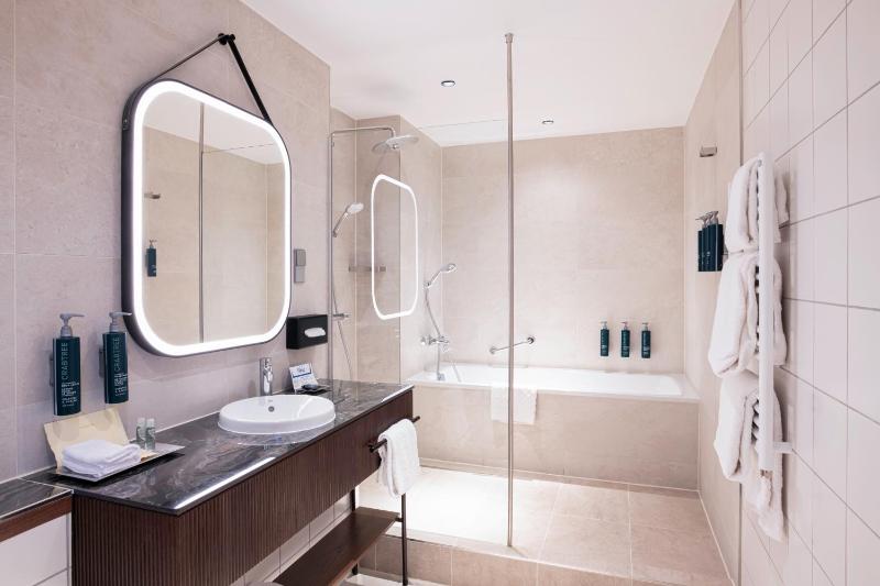 Junior Suite image 2