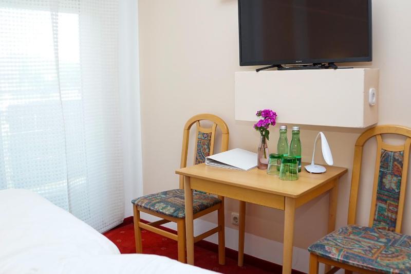 Single Room image 3