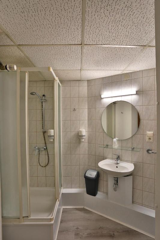 Double or Twin Room with Garden View image 3