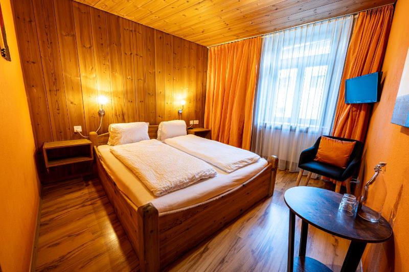 Double Room image 4