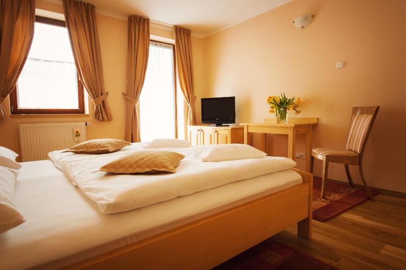 Business Double Room with Balcony image 1