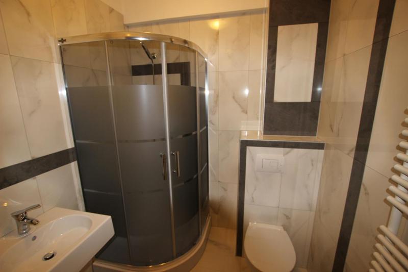 Triple Room with Shower image 4
